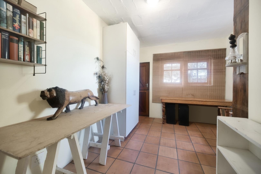 5 Bedroom Property for Sale in De Kelders Western Cape
